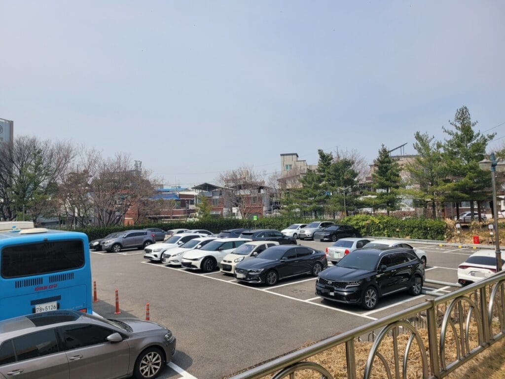 동부여성문화회관 주차장