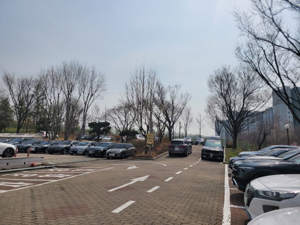 동부여성문화회관 주차장