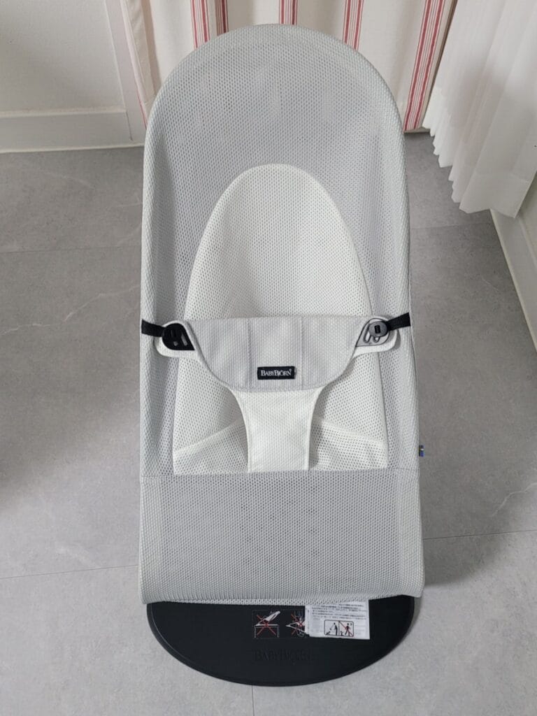베이비뵨 바운서 메쉬 커버 장 착 후 사진