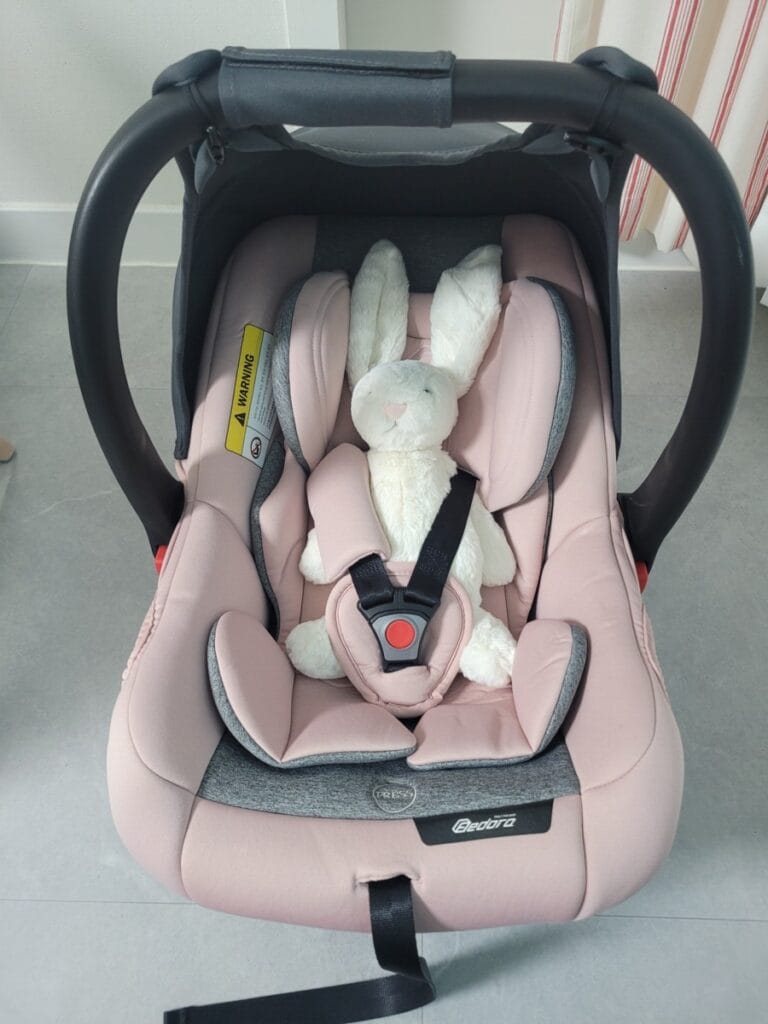 바구니 카시트 조립 후 완성 사진