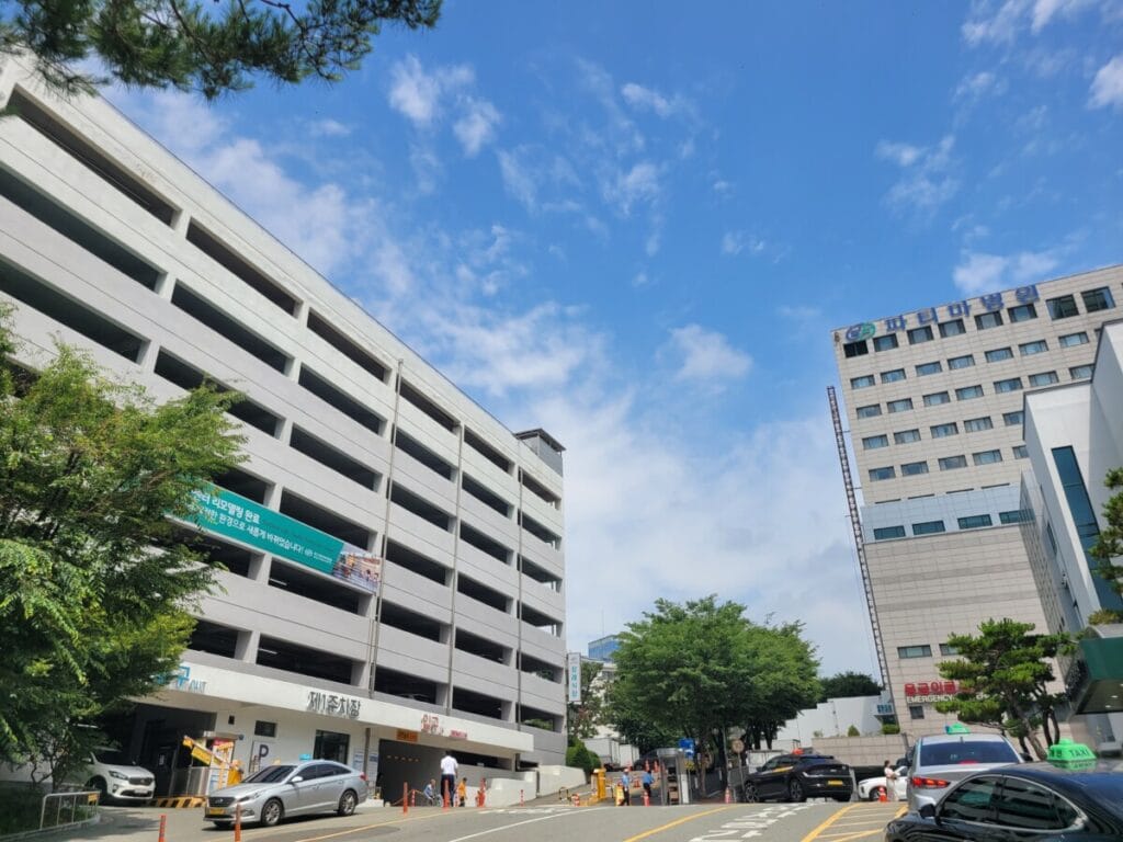대구 파티마병원 외관 — 2개월 예방접종을 맞으러 방문한 병원 전경
